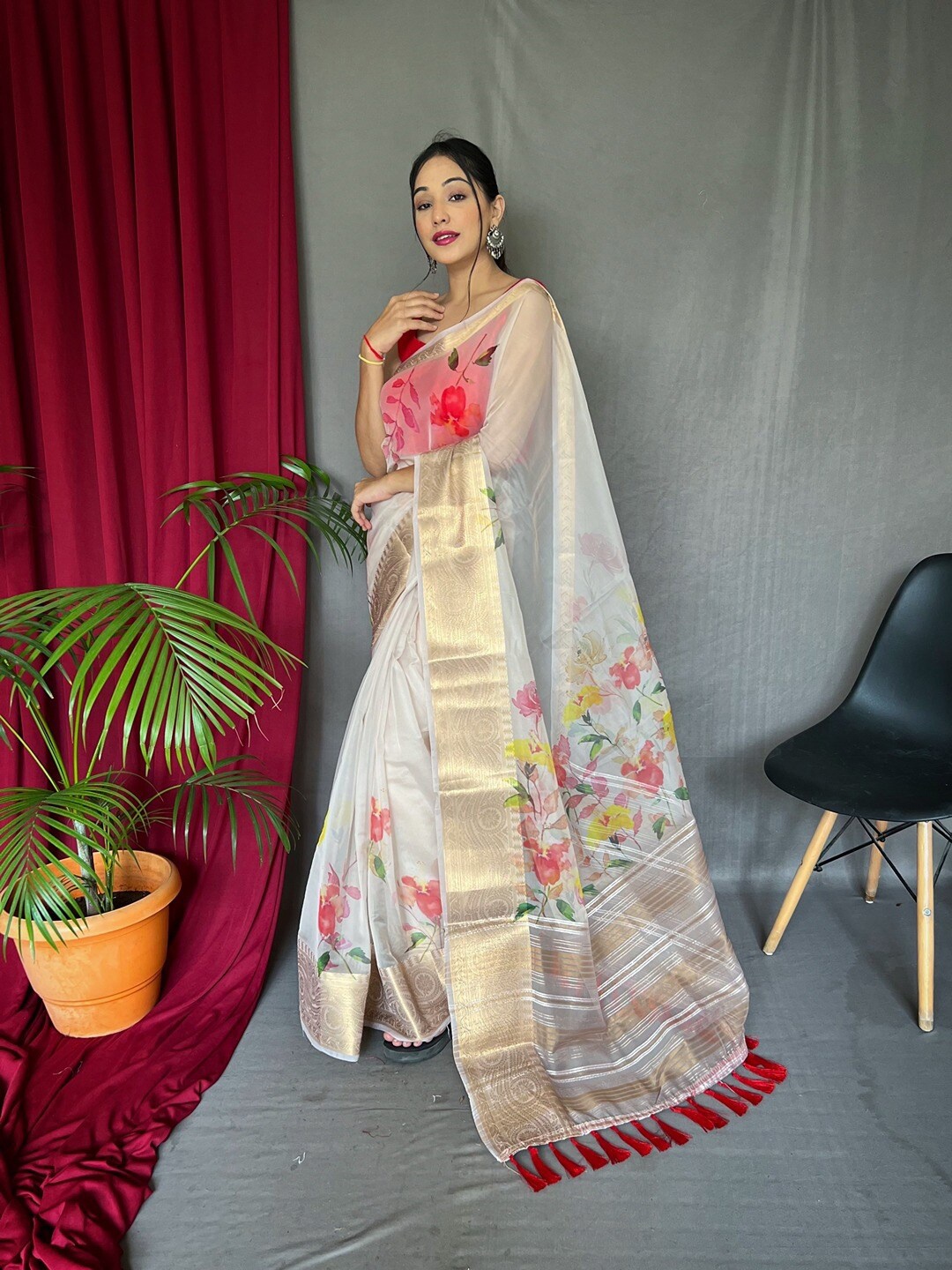 

SGF11 Floral Printed Jaali Silk Cotton Zari Jamdani Saree, Off white