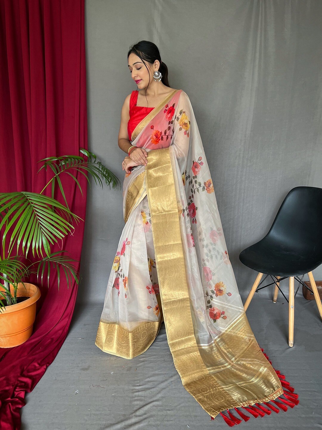 

SGF11 Floral Printed Zari Silk Cotton Jamdani Saree, White