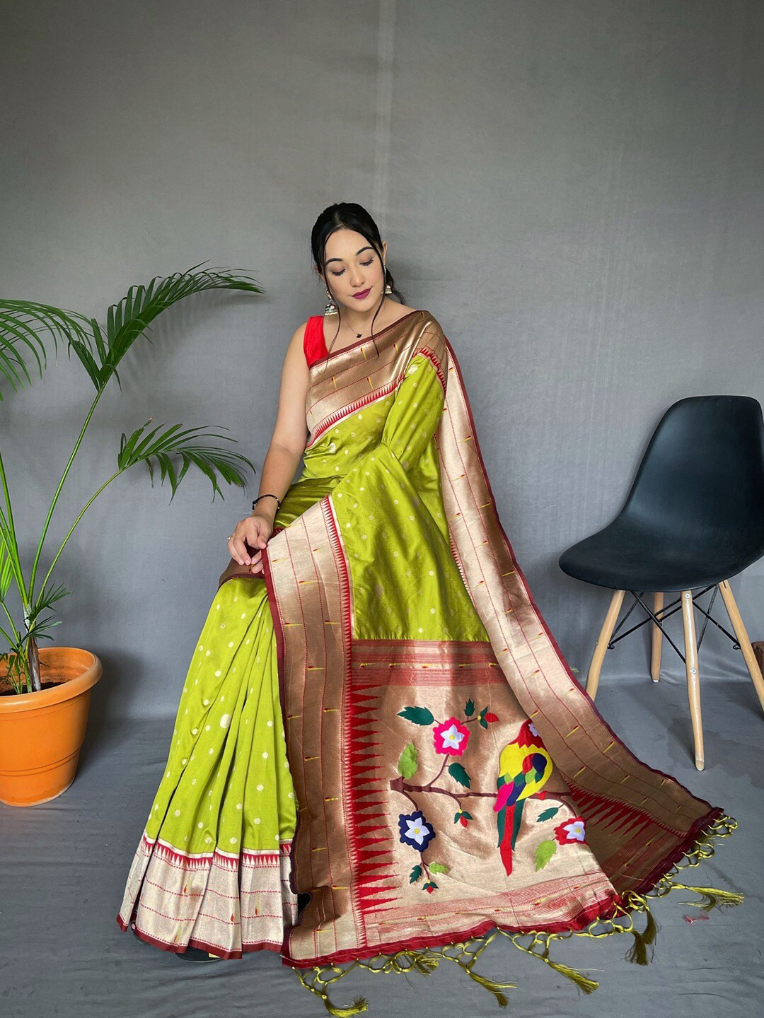 

SGF11 Woven Design Pure Zari Heavy Work Paithani Kanjeevaram Silk Saree, Green