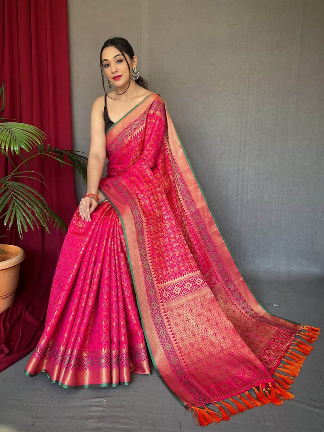

SGF11 Woven Design Heavy Zari Work Kanjeevaram Patola Silk Saree, Pink
