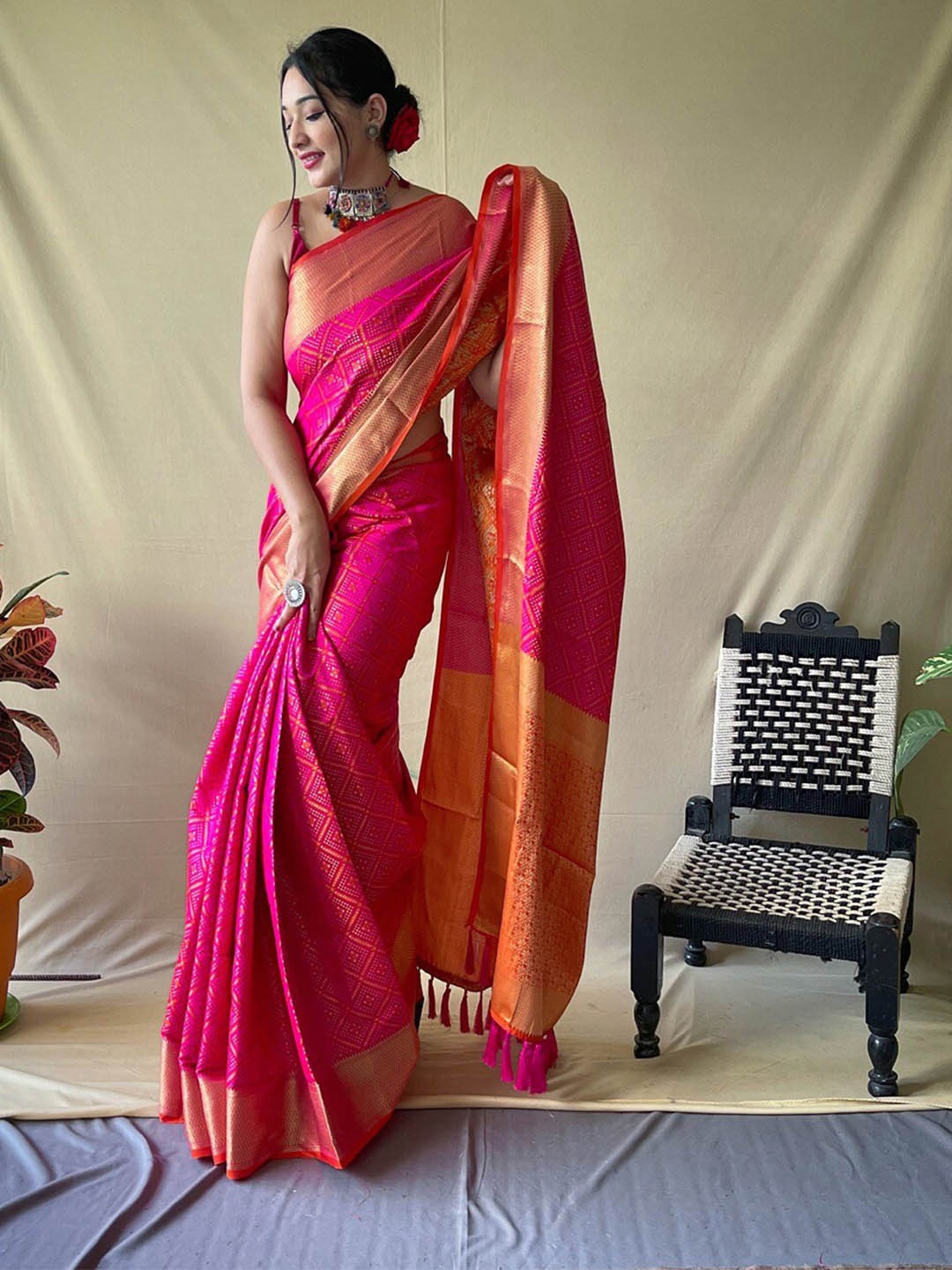 

SGF11 Woven Design Heavy Zari Work Kanjeevaram Patola Silk Saree, Pink