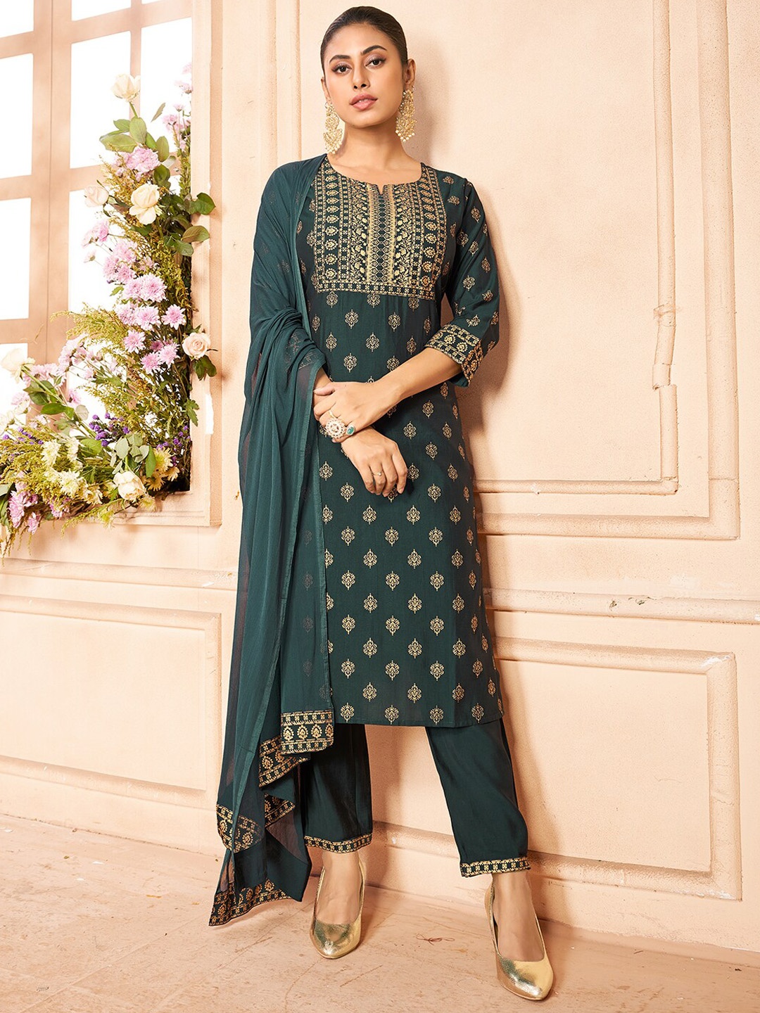 

Ishin Teal Green Ethnic Motifs Woven Design Thread Work Straight Kurta Set