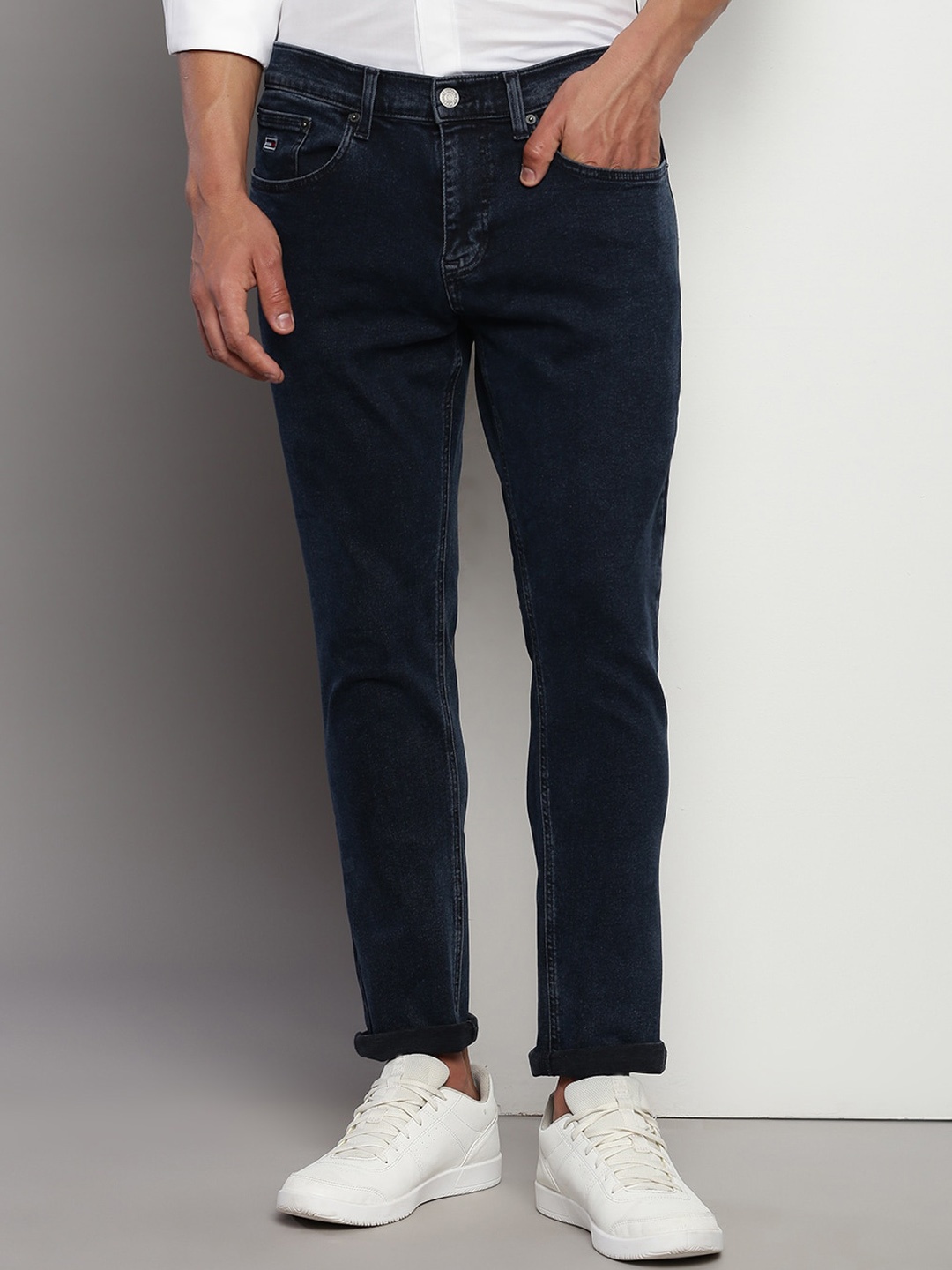 

Tommy Hilfiger Men Cotton Tapered Fit Jeans, Blue