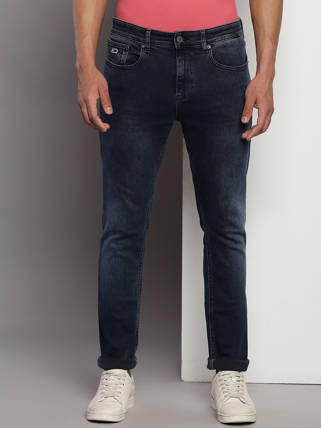 

Tommy Hilfiger Men Tapered Fit Cotton Light Fade Jeans, Blue