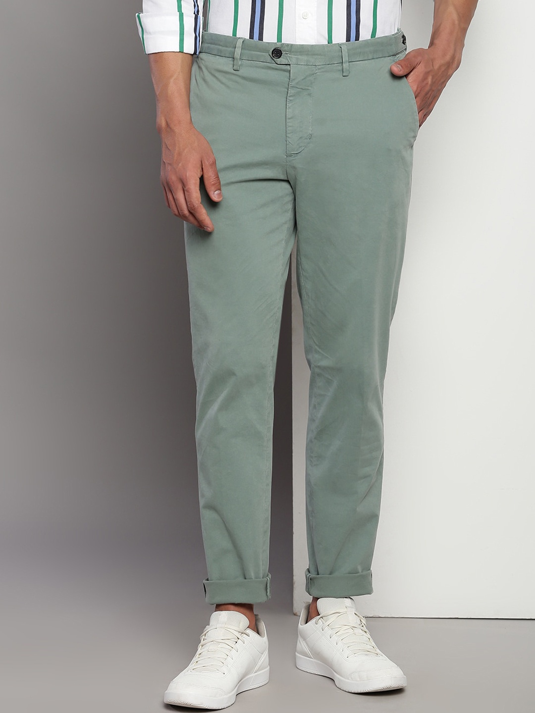

Tommy Hilfiger Men Mid-Rise Organic Cotton Chinos Trousers, Green