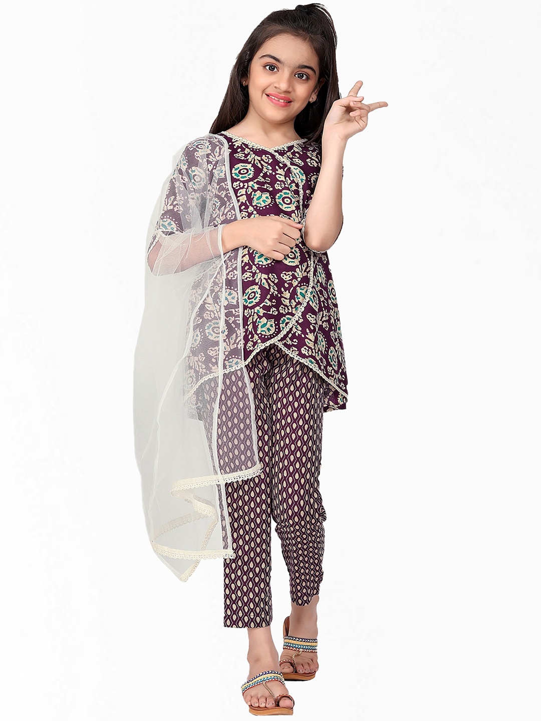 

BAESD Girls Floral Printed Regular A-Line Kurti With Trousers & Dupatta, Violet