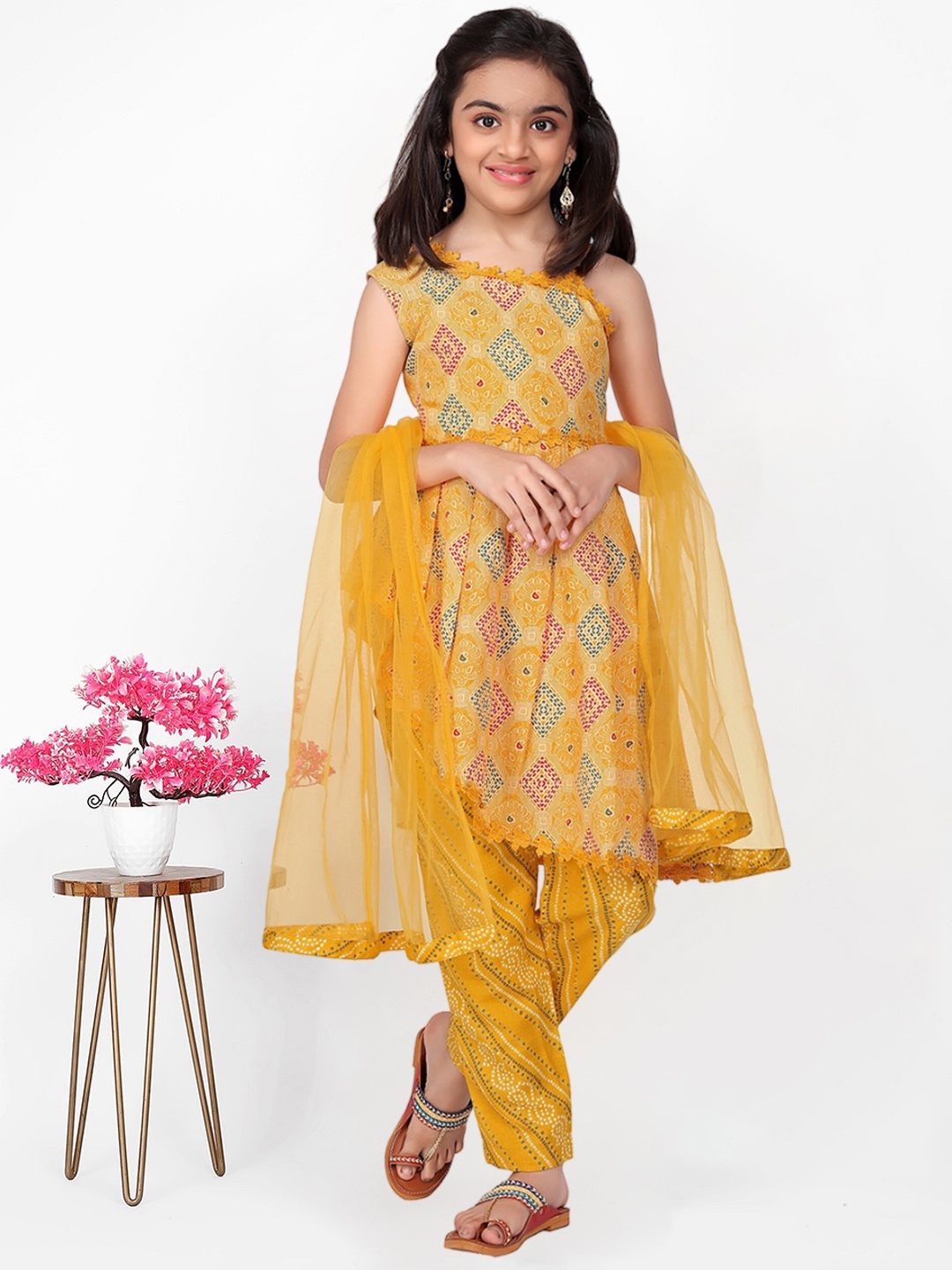 

BAESD Girls Floral Printed Regular A-Line Kurta With Trousers & Dupatta, Yellow