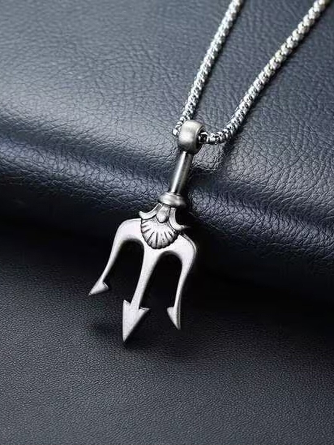 

VAGHBHATT Men Silver-Plated Pendants with Chains