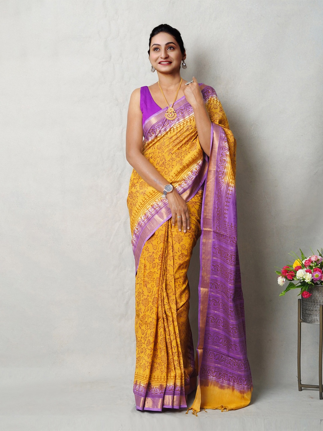 

Unnati Silks Ethnic Motifs Printed Zari Mangalagiri Saree, Yellow