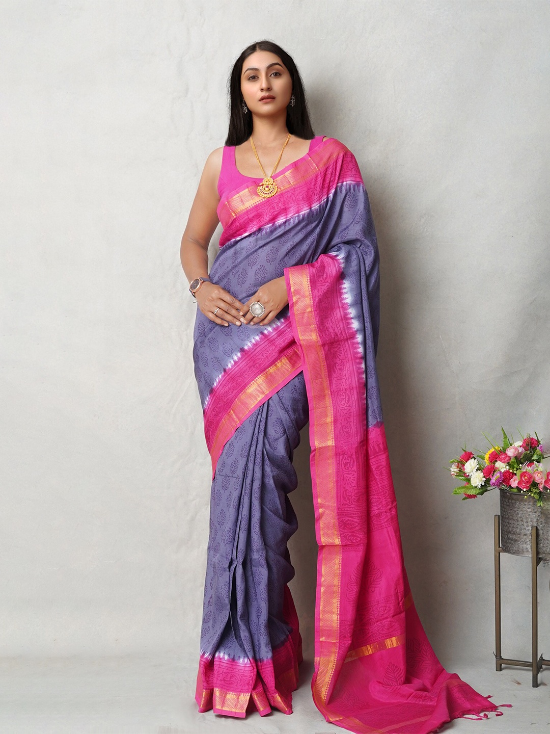 

Unnati Silks Ethnic Motifs Printed Zari Mangalagiri Saree, Grey