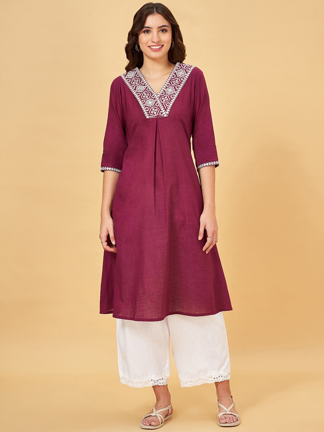 

RANGMANCH BY PANTALOONS V-Neck Thread Work Pure Cotton A-Line Kurta, Burgundy