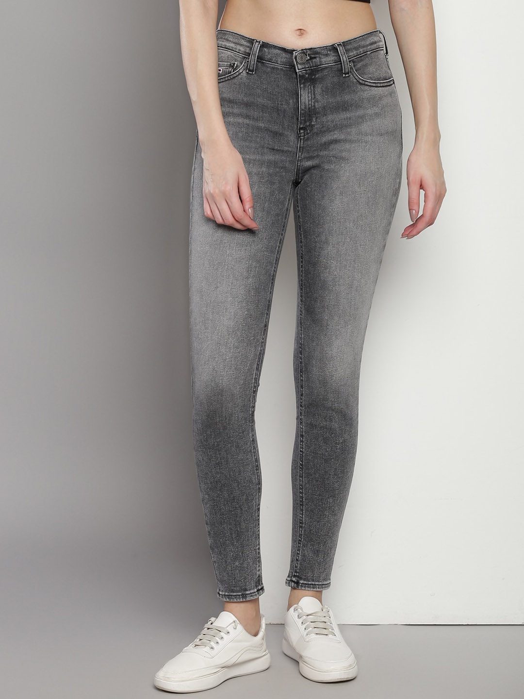 

Tommy Hilfiger Women Skinny Fit Cotton Light Fade Jeans, Grey