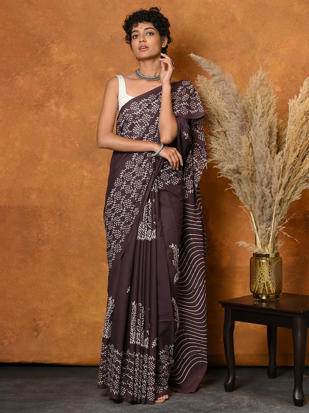 

Very Much Indian Ethnic Motifs Printed Pure Cotton Saree, Brown