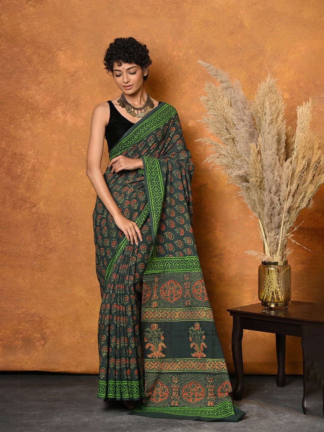 

Very Much Indian Ethnic Motifs Printed Pure Cotton Saree, Green