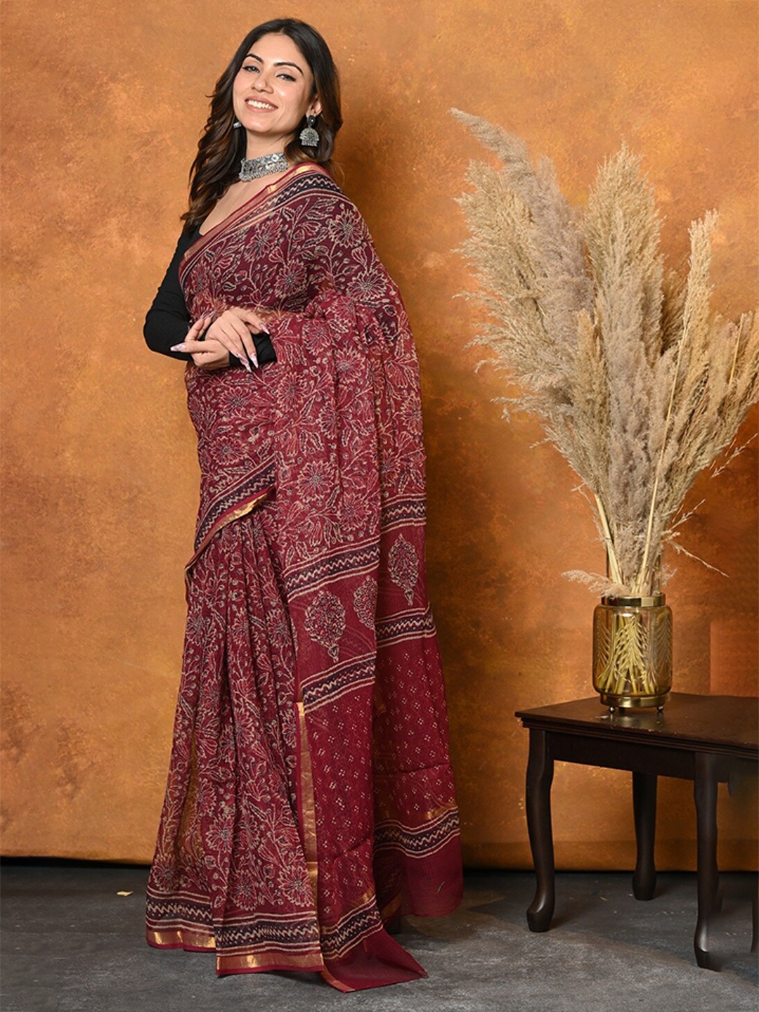 

Very Much Indian Floral Printed Zari Pure Cotton Saree, Red