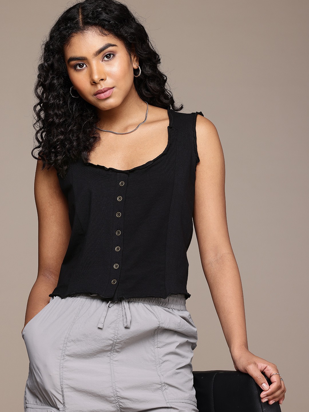 

The Roadster Life Co. Scoop Neck Sleeveless Top, Black