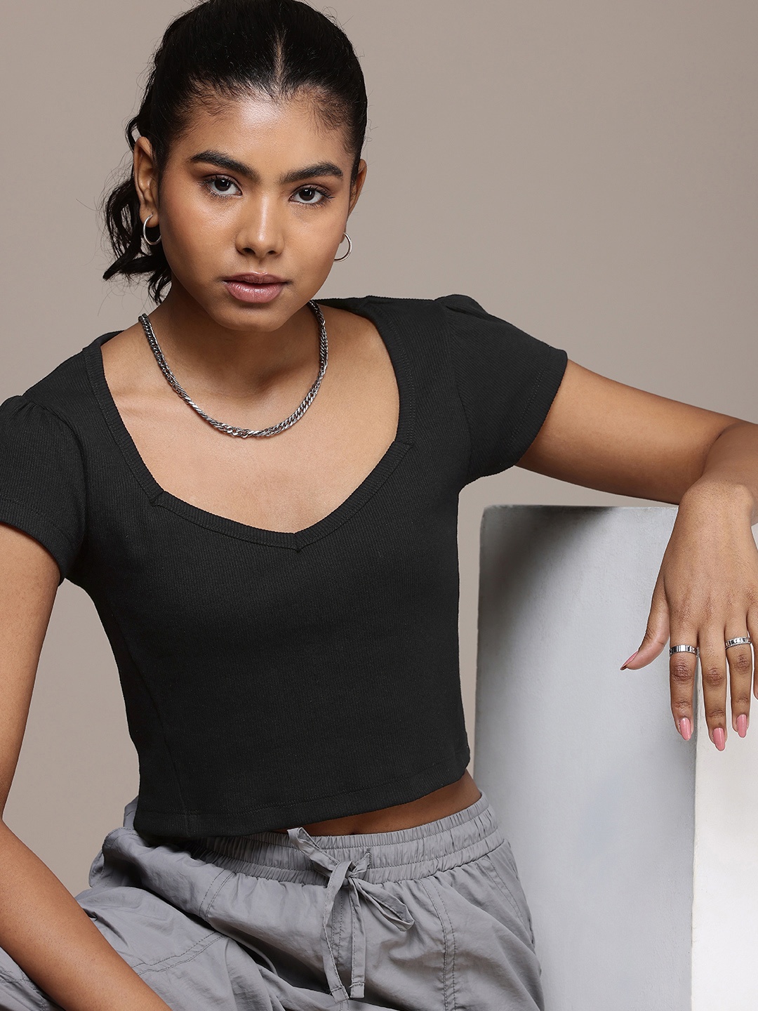 

The Roadster Life Co. V-Neck Ribbed Crop Top, Black