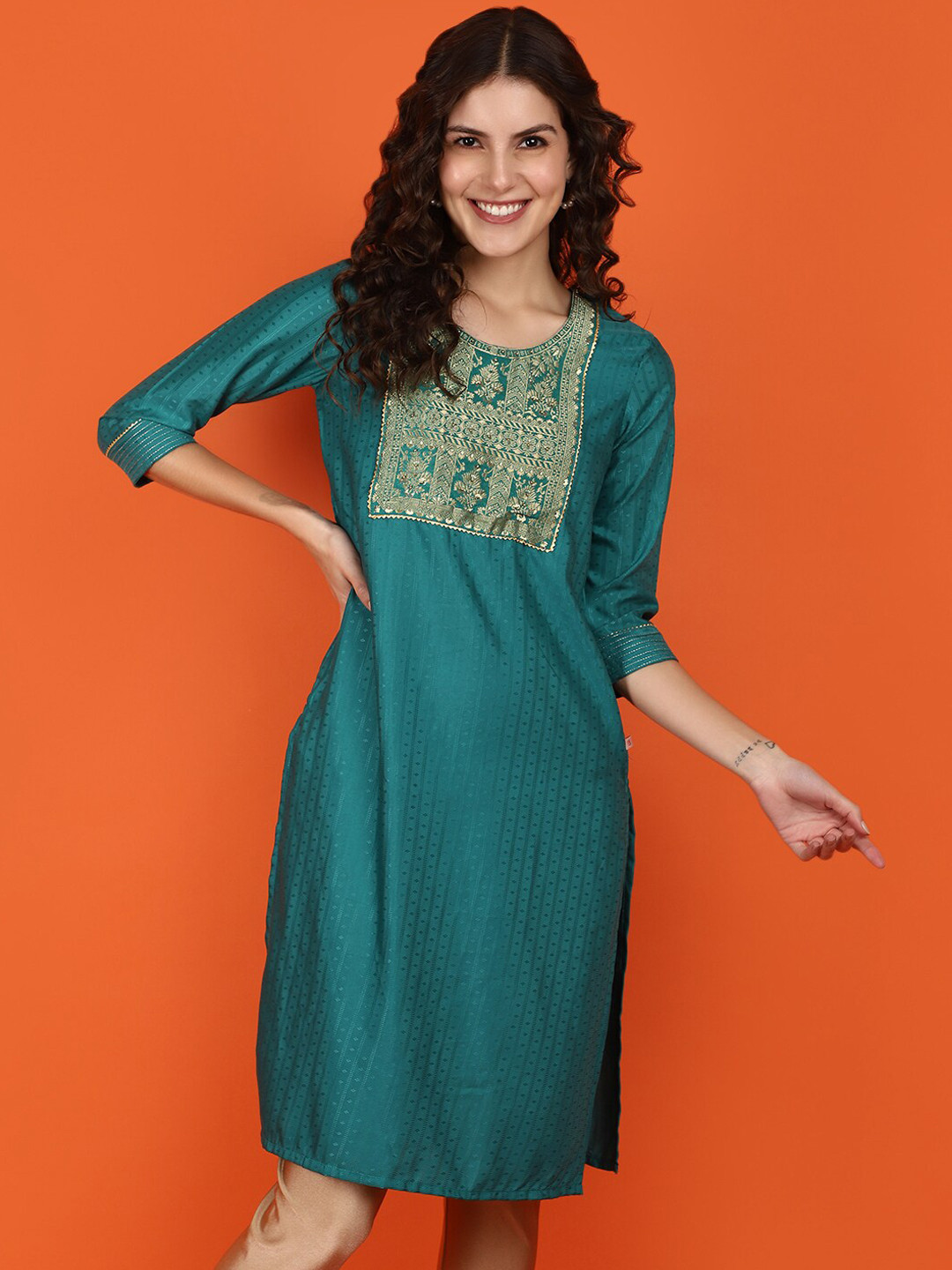 

V-Mart Ethnic Motifs Embroidered Round Neck Three-Quarter Sleeves Cotton Kurta, Green