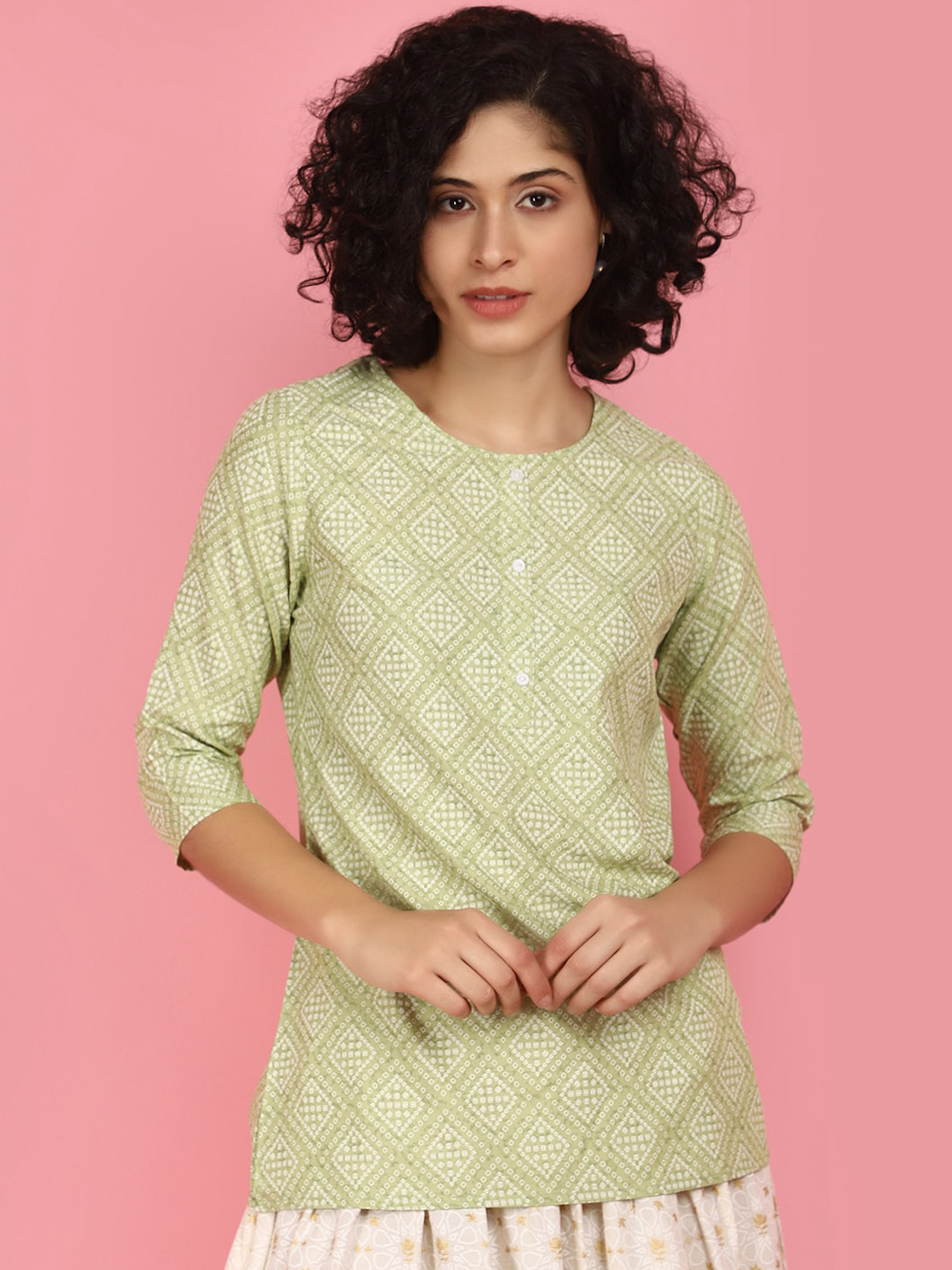 

V-Mart Geometric Printed Round Neck Three-Quarter Sleeves Kurta, Green