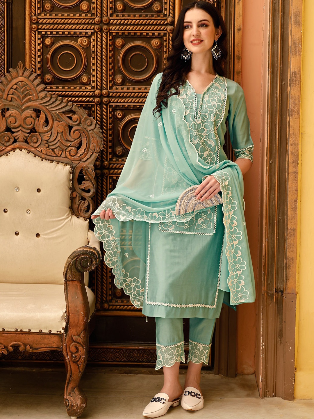 

KALINI Floral Embroidered V-Neck Three-Quarter Sleeves Cotton Kurta Set, Green