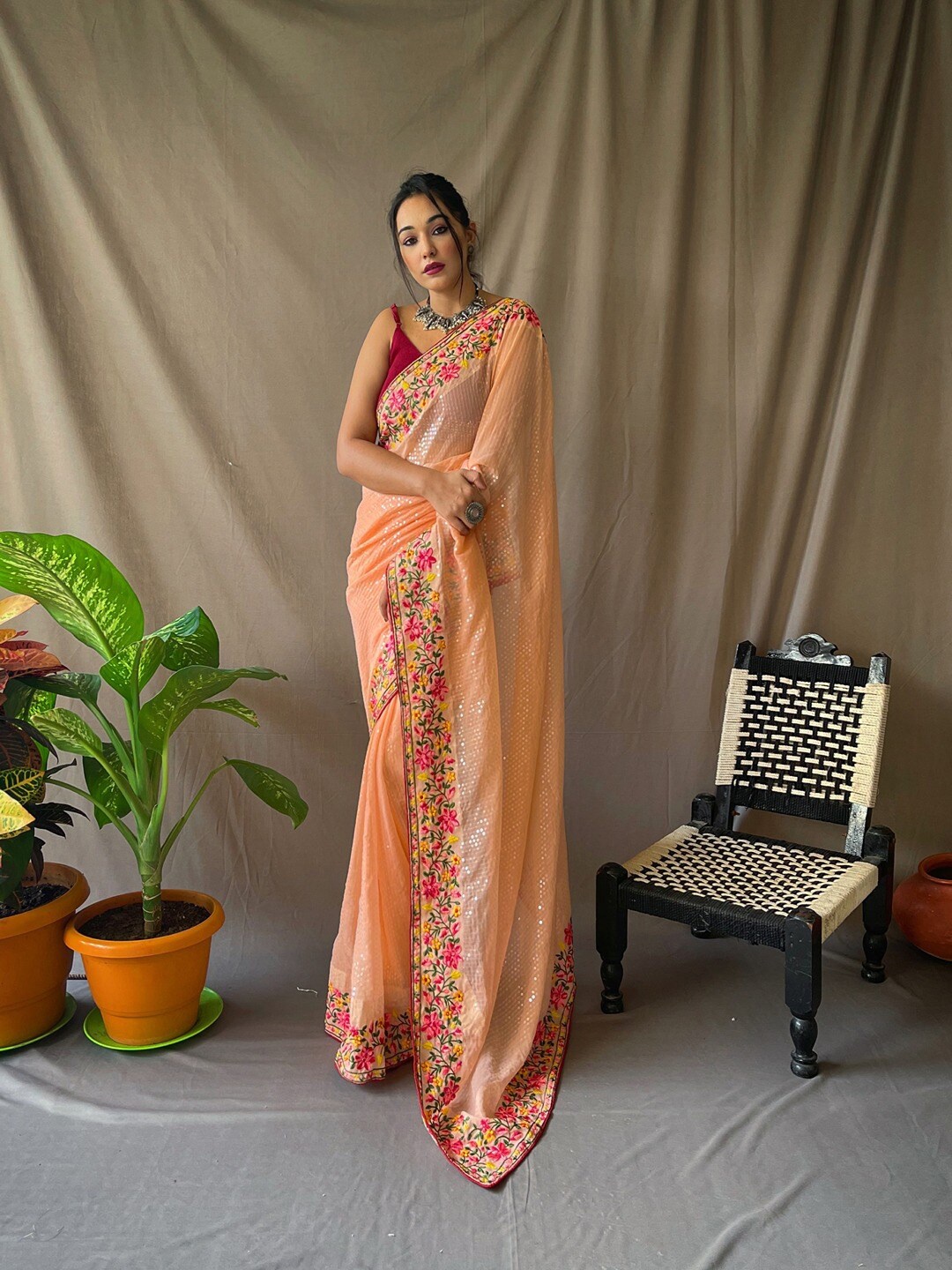

SGF11 Embellished Sequinned Silk Cotton Jamdani Saree, Cream