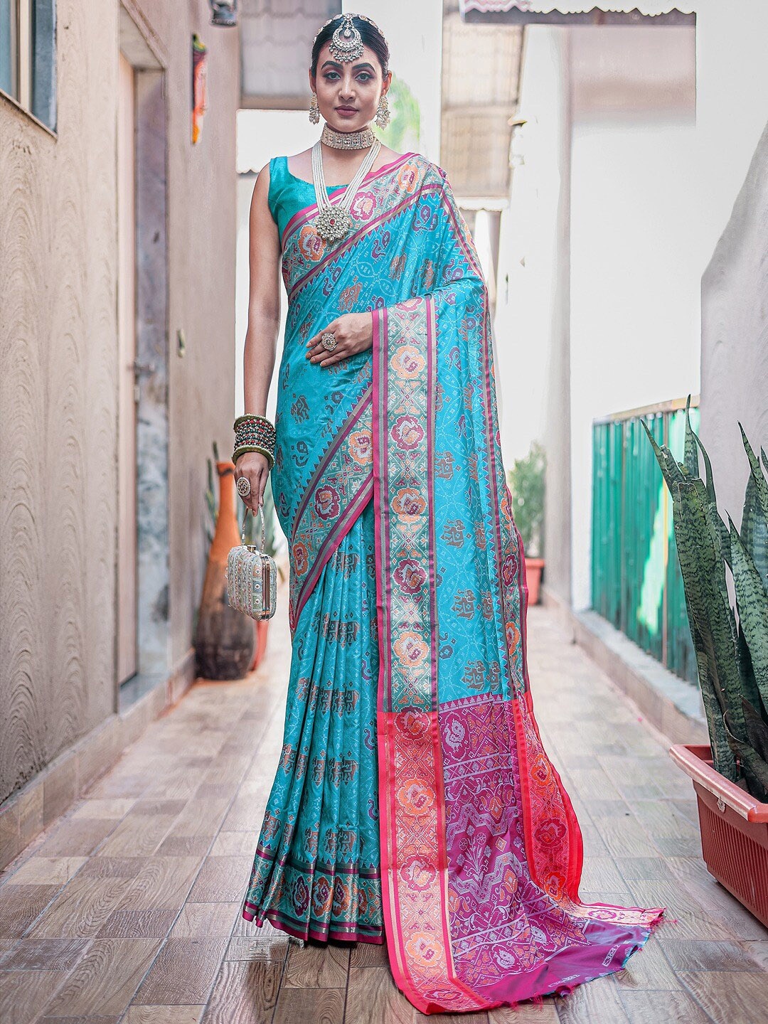 

SGF11 Floral Woven Design Zari Patola Saree, Blue