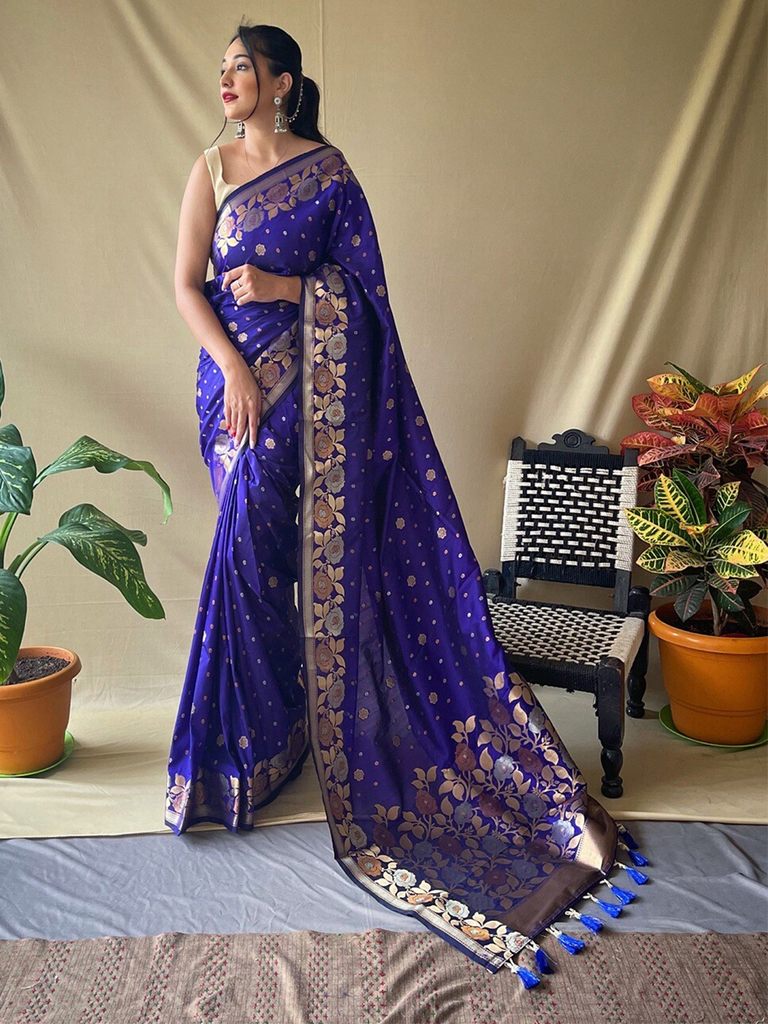 

SGF11 Ethnic Motifs Woven Design Zari Art Silk Kanjeevaram Saree, Purple
