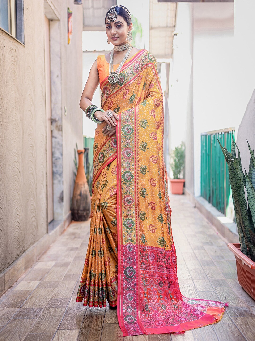 

SGF11 Floral Woven Design Zari Patola Saree, Yellow