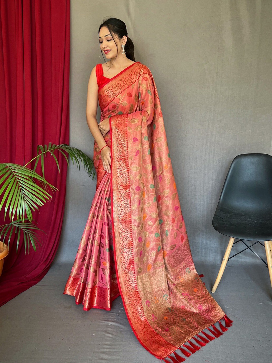 

SGF11 Floral Woven Design Zari Art Silk Banarasi Saree, Pink