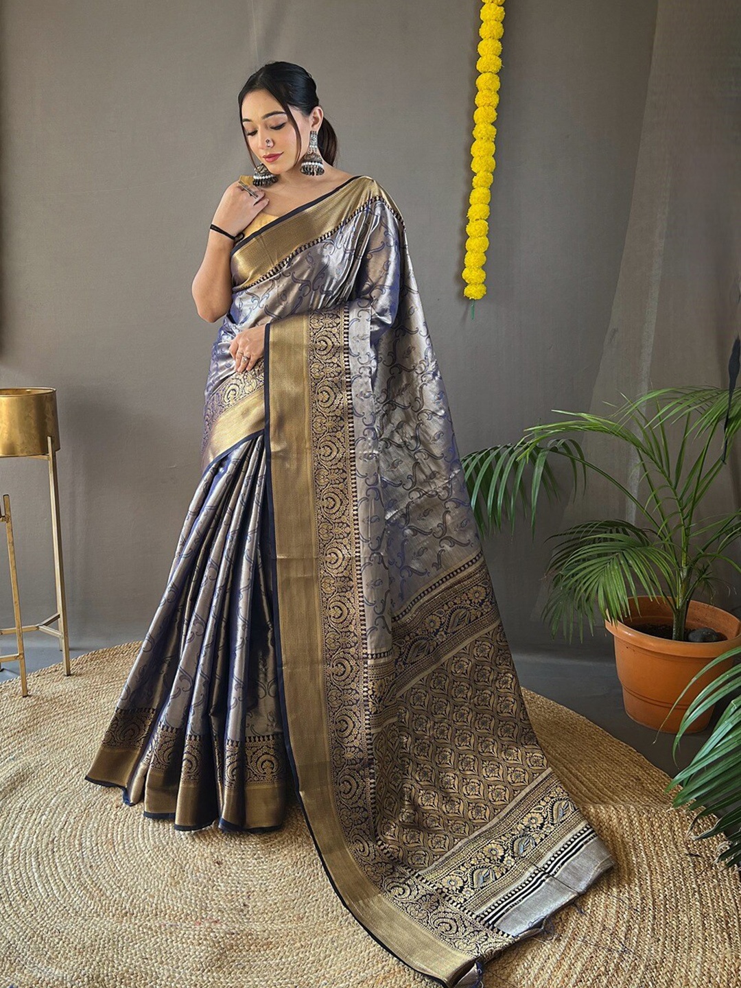 

SGF11 Ethnic Motifs Woven Design Zari Art Silk Kanjeevaram Saree, Blue