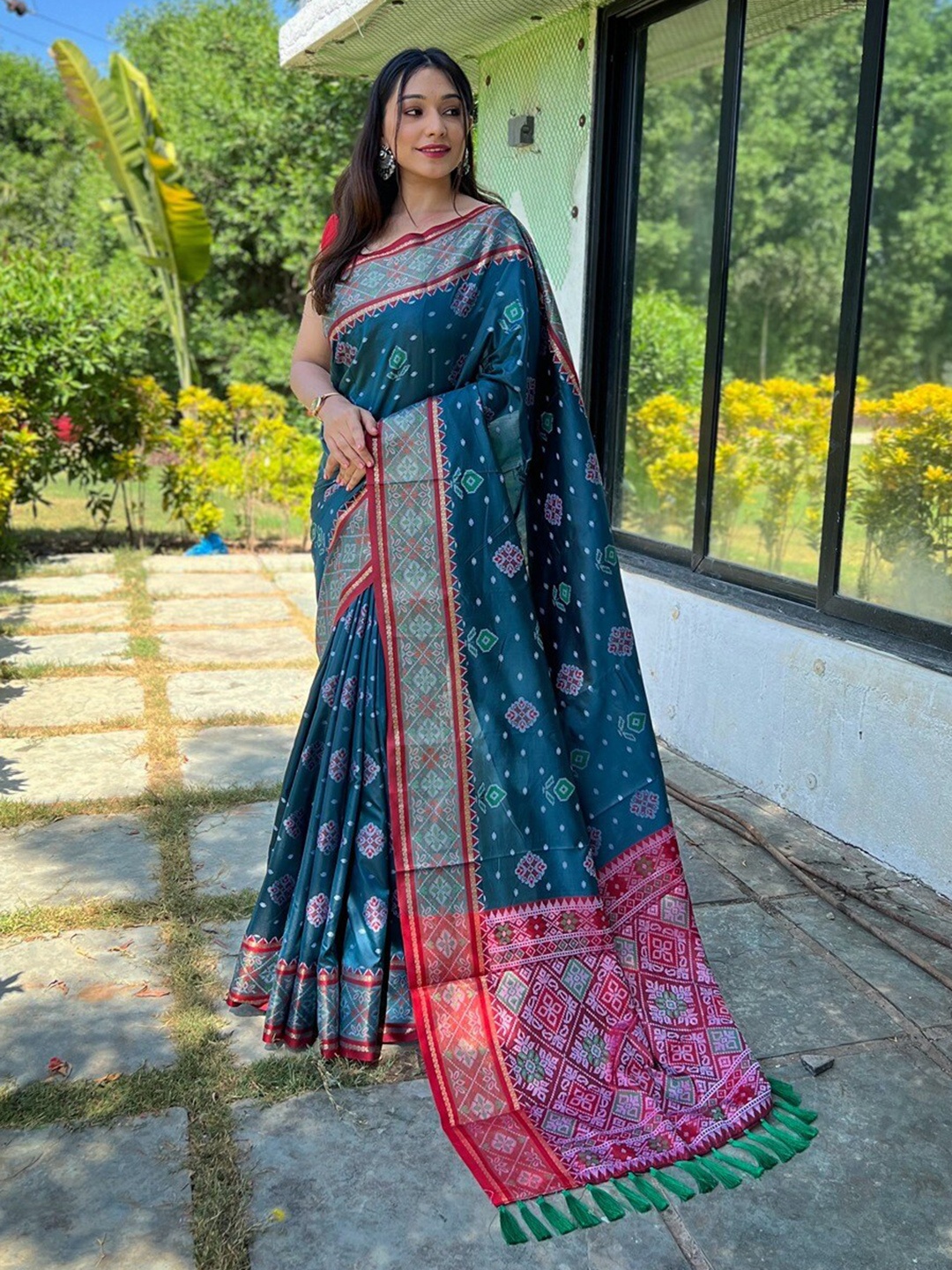 

SGF11 Woven Design Heavy Zari Work Kanjeevaram Patola Silk Saree, Blue