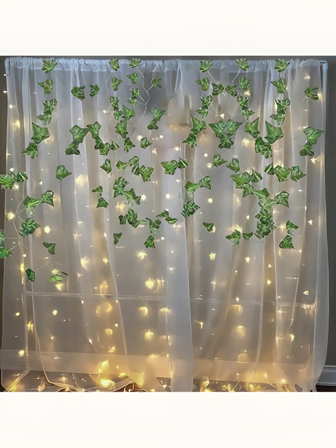 Special You 9-Pcs White & Green Festive Decor