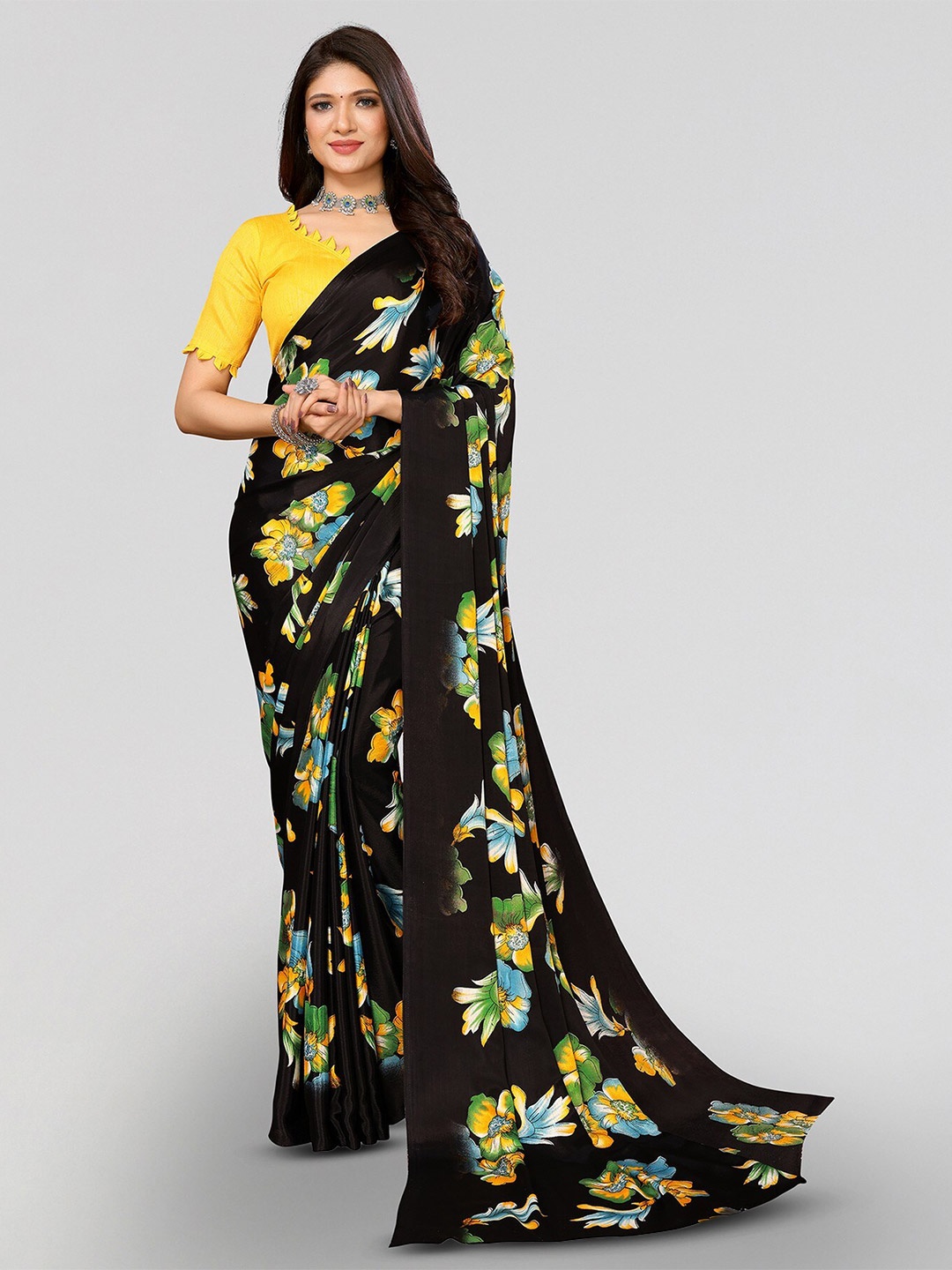 

Yashika Floral Printed Saree, Green