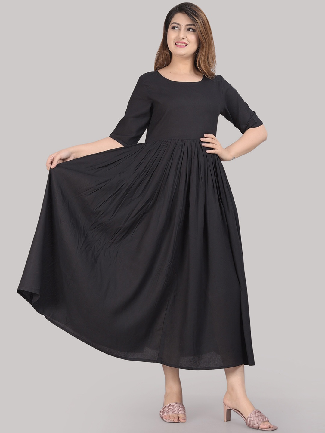 

SIPET Round Neck A-Line Kurta, Black