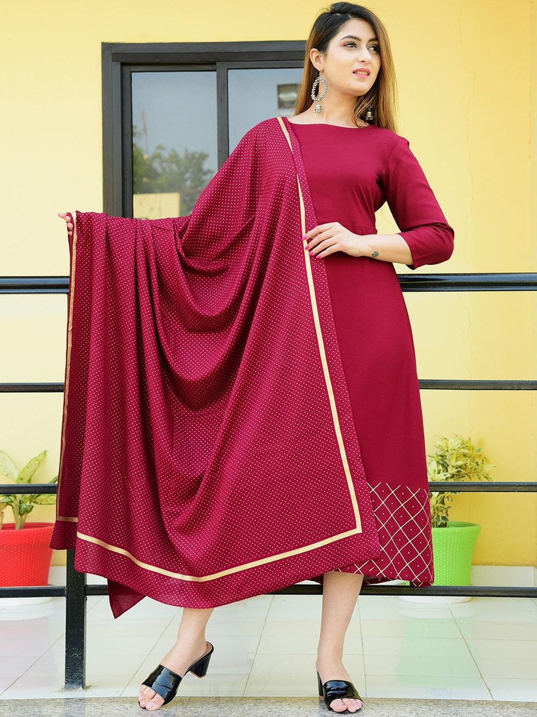 

SIPET Geometric Round Neck High-Low Panelled Thread Work A-Line Kurta, Maroon