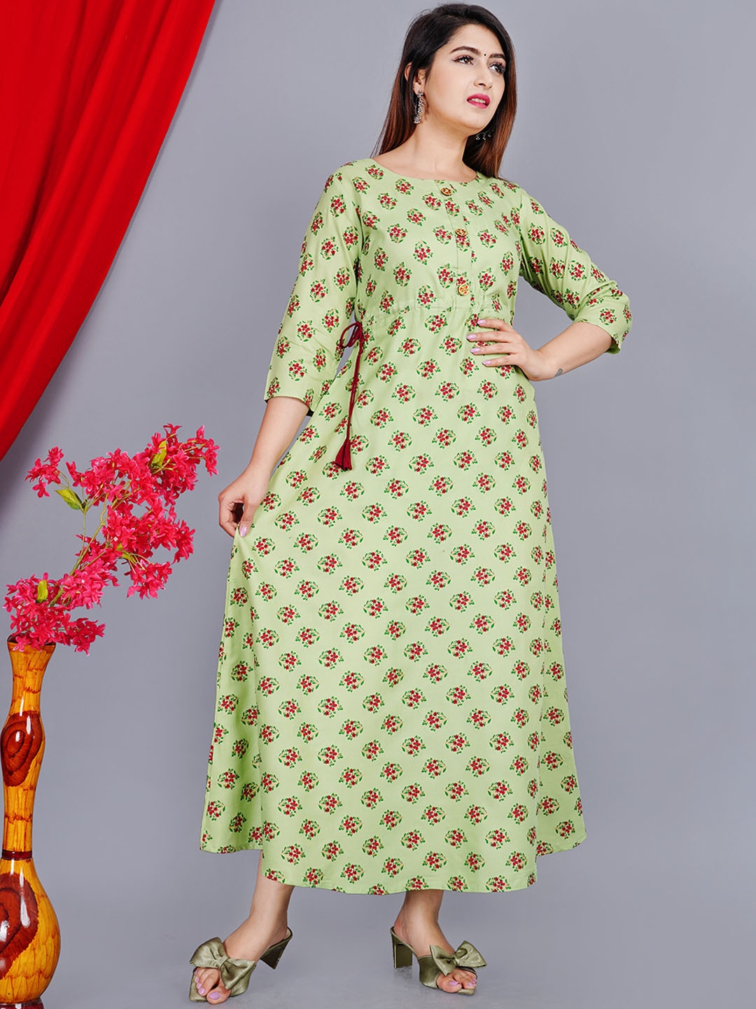 

SIPET Floral Printed Round Neck Straight Kurta, Green