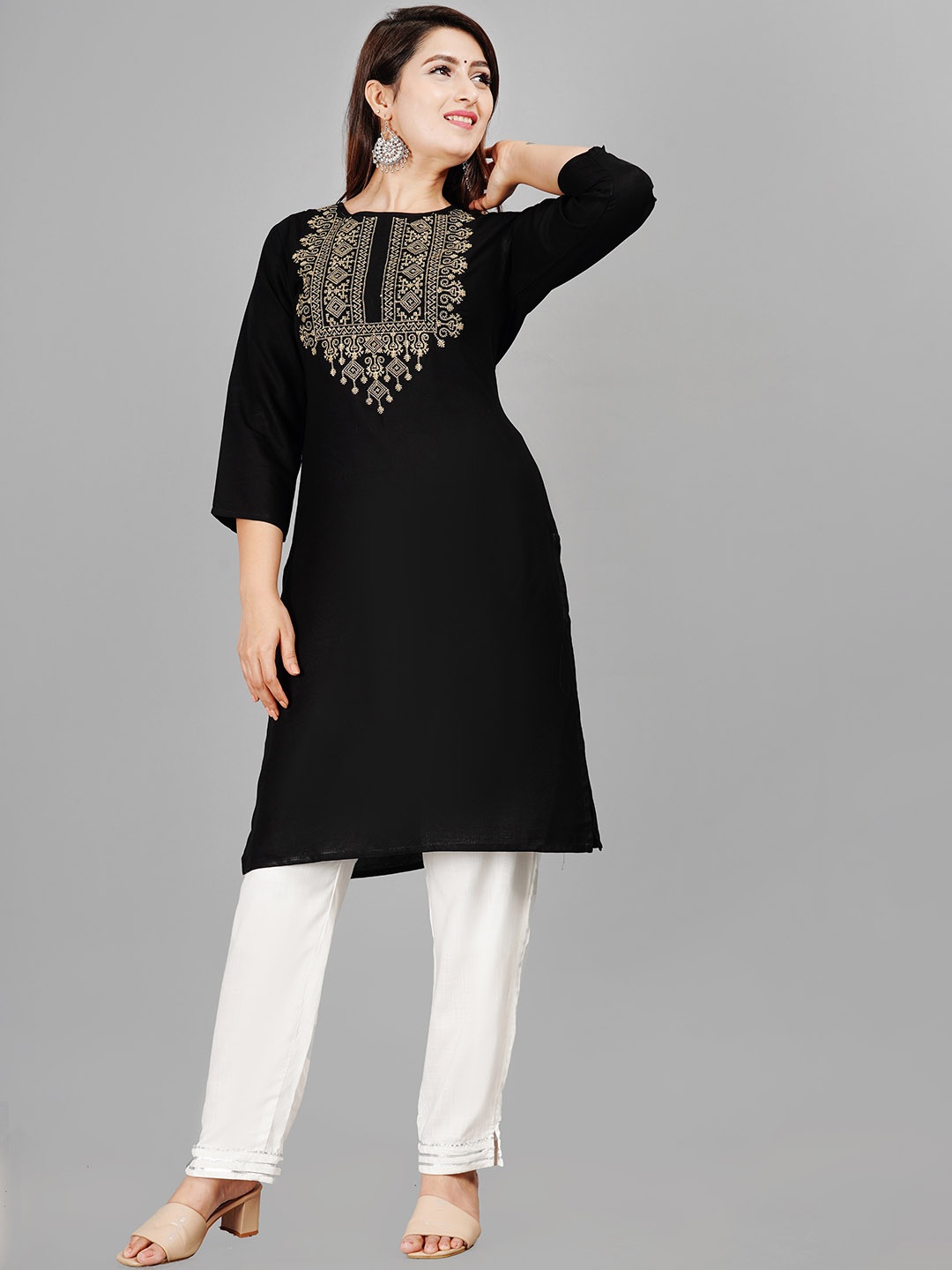 

SIPET Ethnic Motifs Embroidered Thread Work Straight Kurta, Black