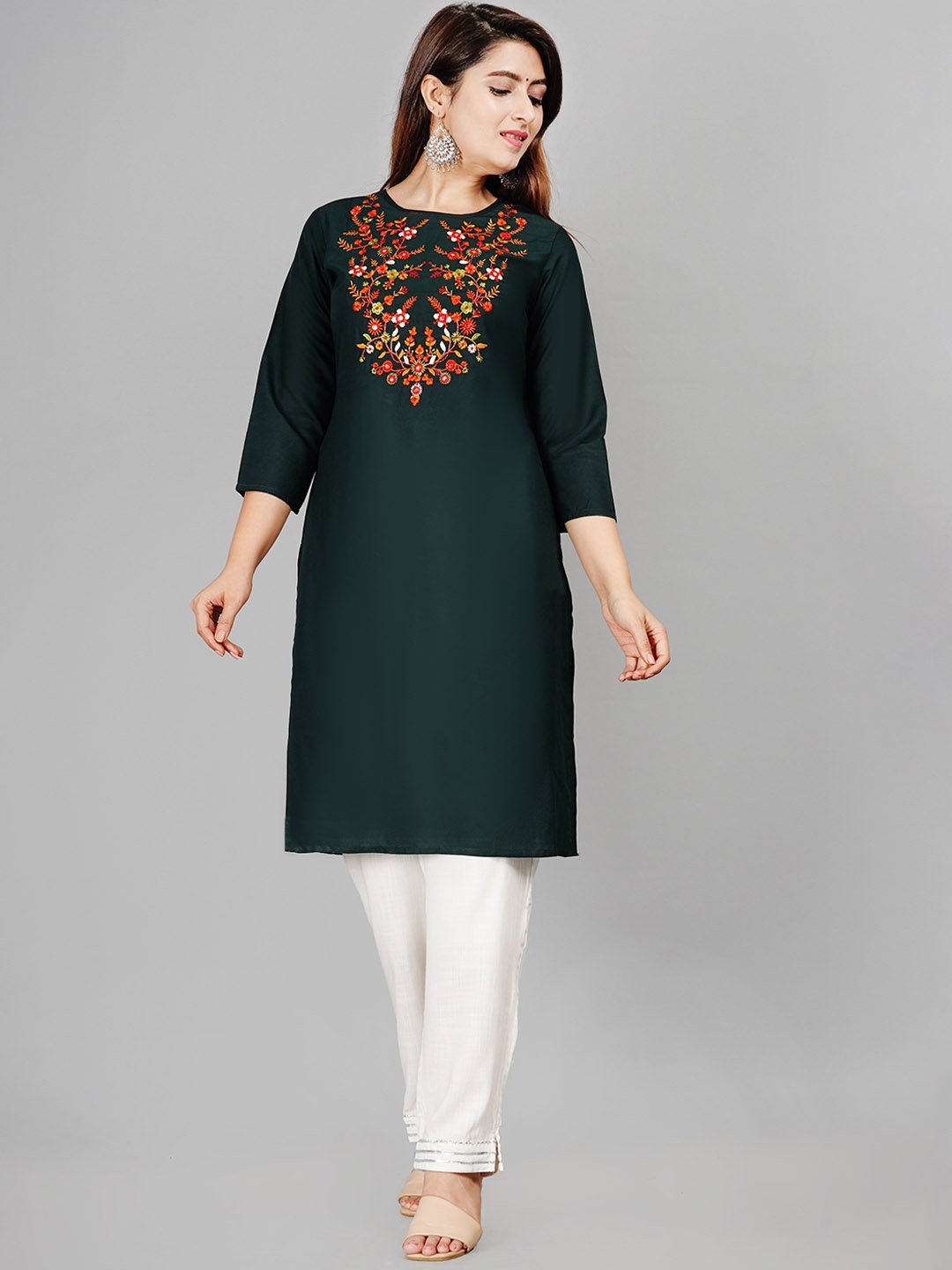 

SIPET Ethnic Motifs Embroidered Thread Work Straight Kurta, Green