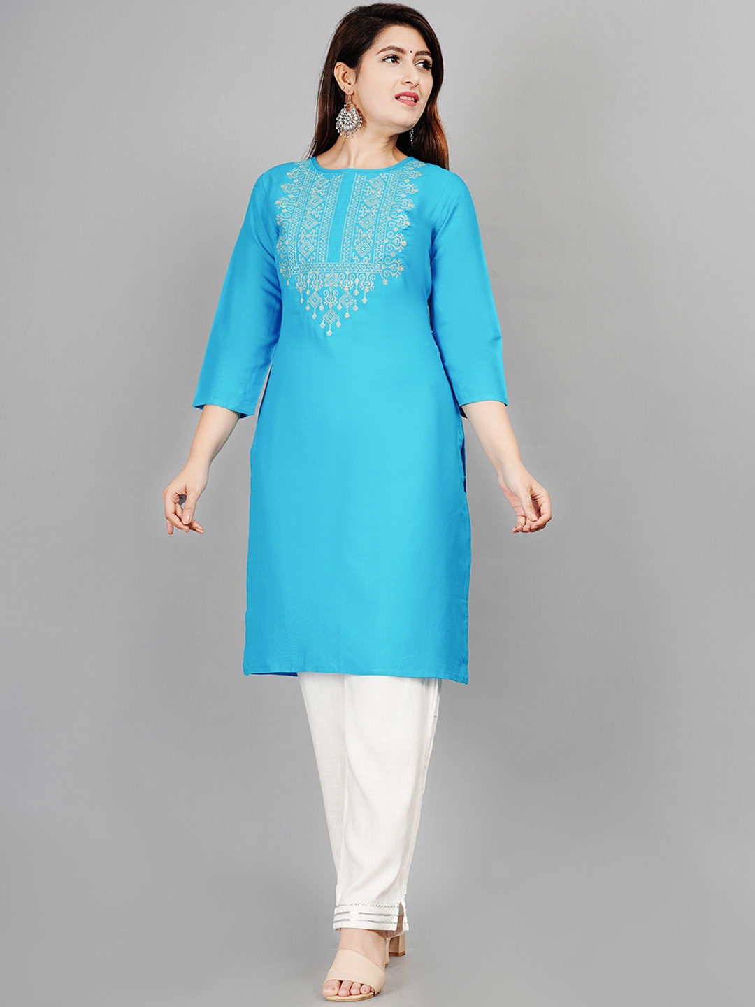 

SIPET Ethnic Motifs Embroidered Thread Work Straight Kurta, Blue