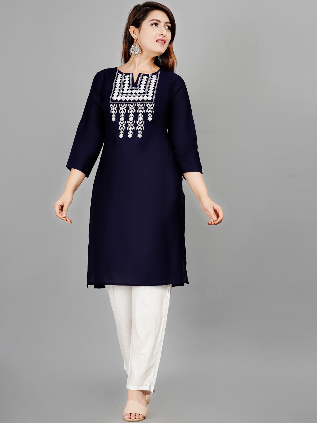 

SIPET Ethnic Motifs Embroidered Thread Work Straight Kurta, Blue