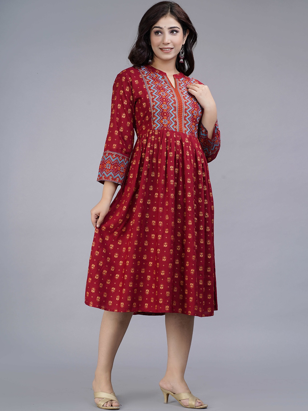 

SIPET Ethnic Motifs Printed Round Neck Three-Quarter Sleeves Anarkali Kurta, Maroon