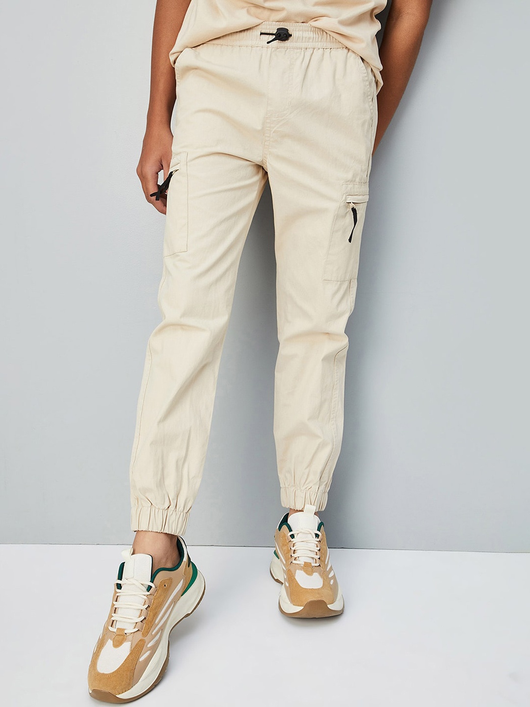 

max Boys Mid Rise Cotton Cargos, Beige