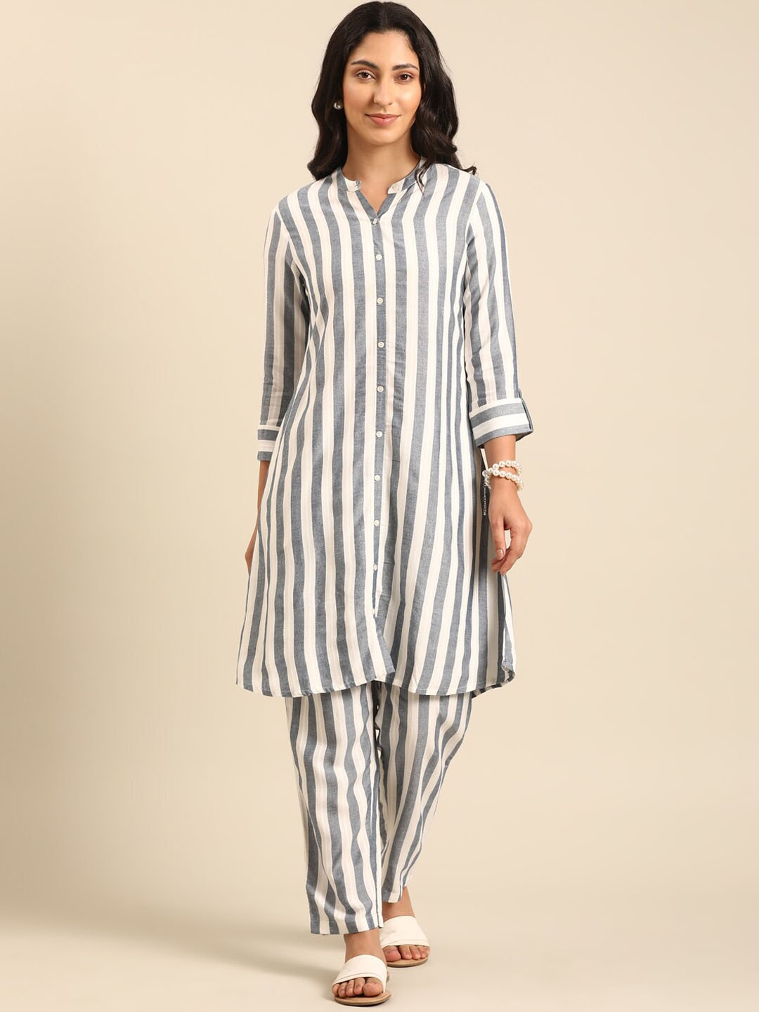 

IMARA Mandarin Collar Roll-Up Sleeves Striped Regular Straight Kurta with Trousers, Off white