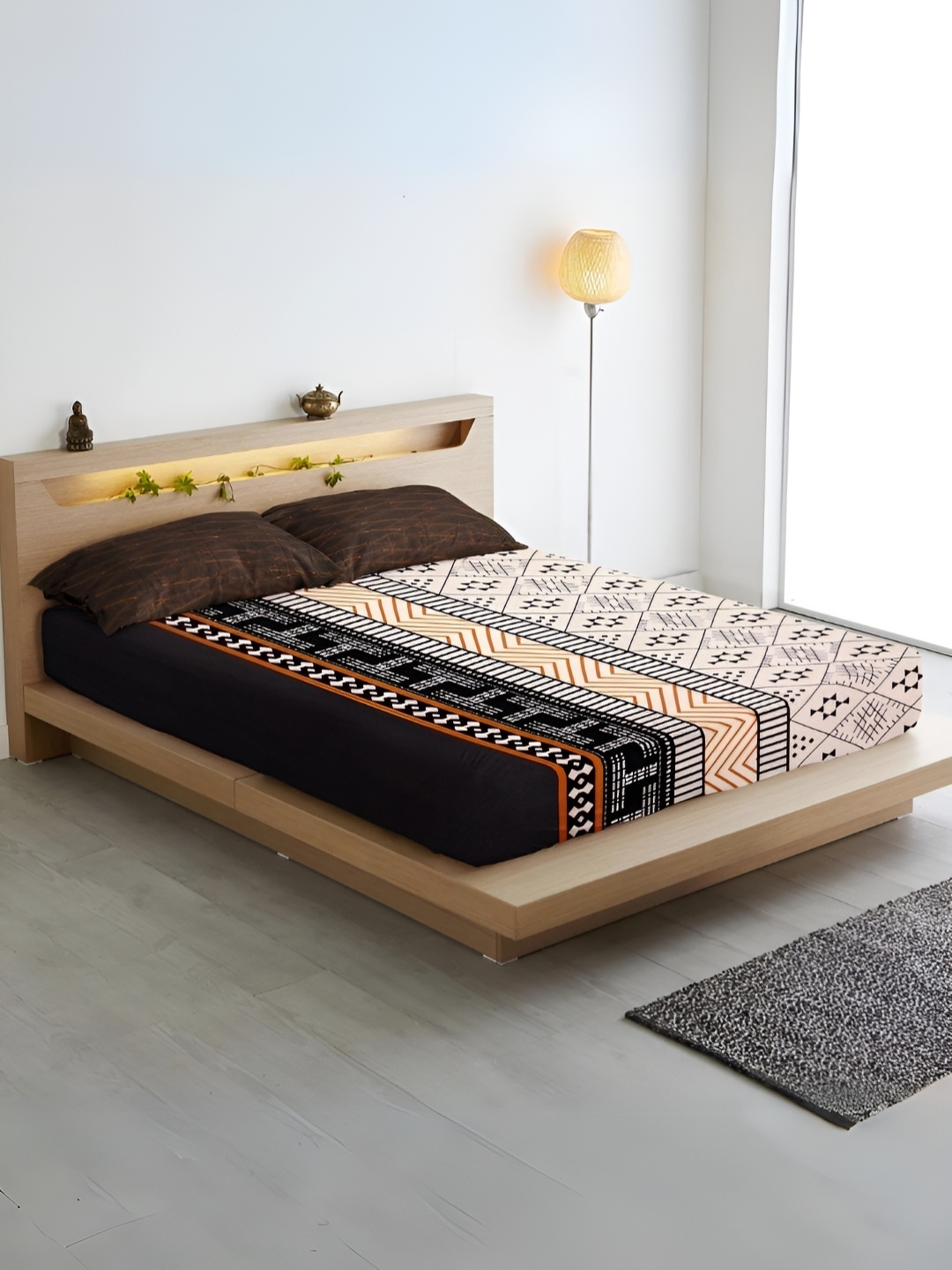 

Aurave Black & Brown Geometric 300 TC King Bedsheet with 2 Pillow Covers