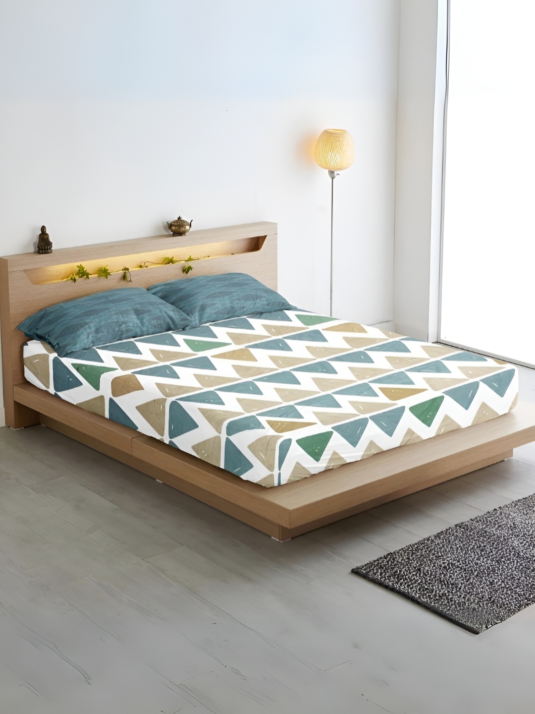 

Aurave White & Brown Geometric Microfiber 300 TC King Bedsheet with 2 Pillow Covers