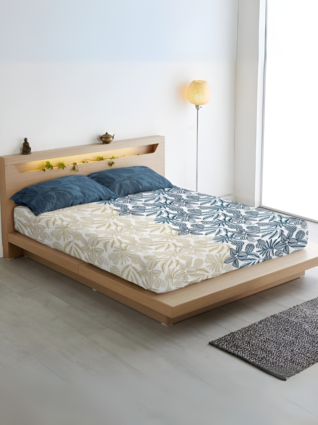 

Aurave White & Blue Floral Microfiber 300 TC King Bedsheet with 2 Pillow Covers