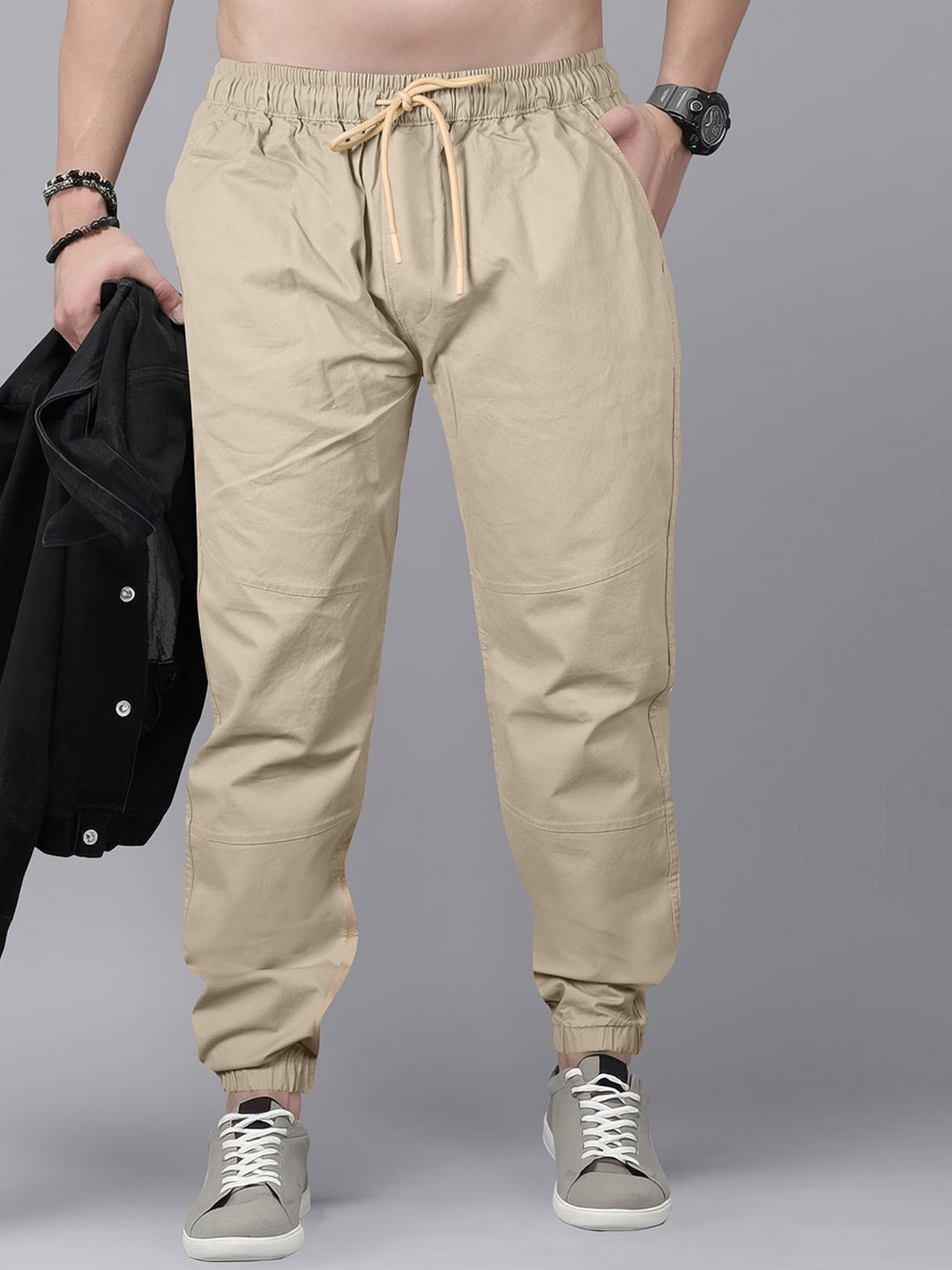 

Jb Just BLACK Men Cotton Mid Rise Regular Fit Joggers, Cream
