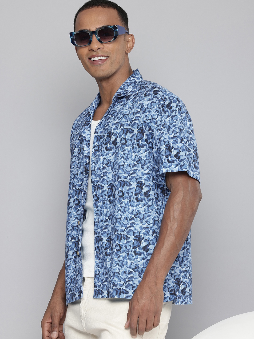 

Aeropostale Opaque Printed Cuban Collar Casual Shirt, Blue