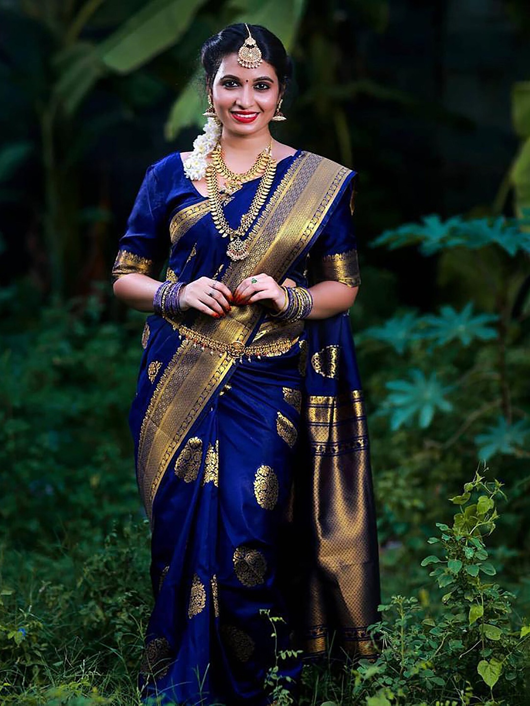 

KALINI Ethnic Woven Design Zari Banarasi Saree, Blue