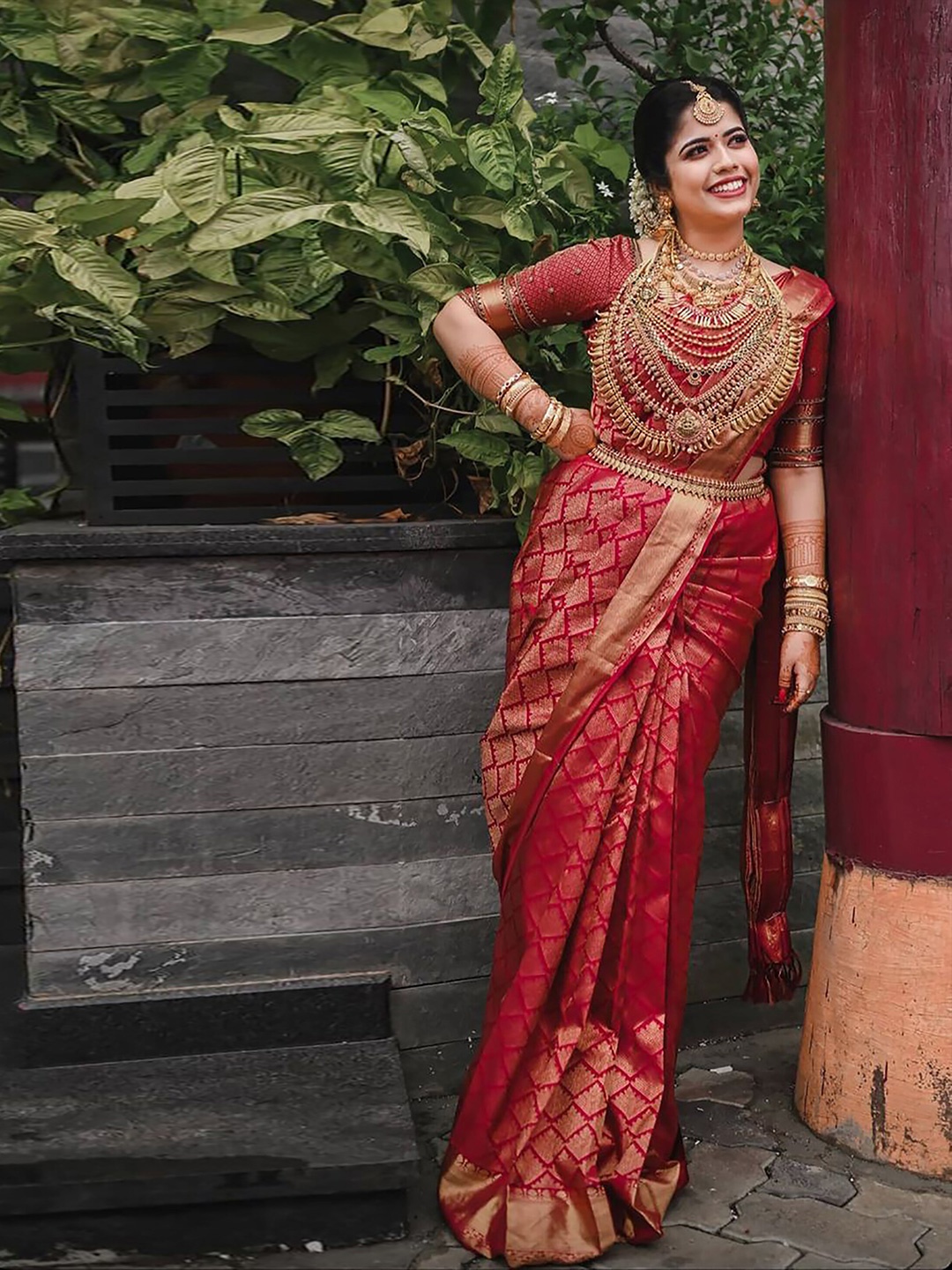 

KALINI Ethnic Motifs Woven Design Zari Detailed Banarasi Saree, Red